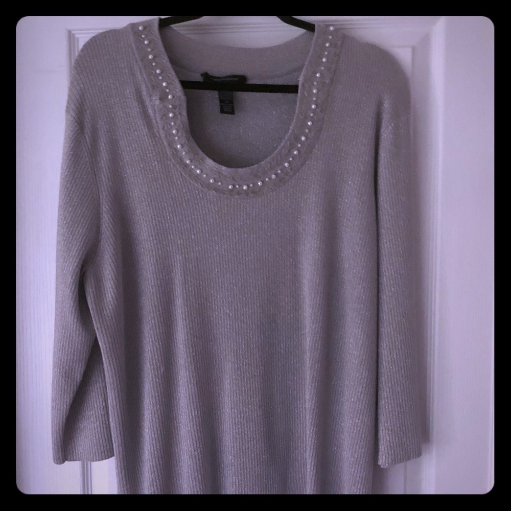 ❤️❤️❤️Cable and Gauge Plus Size Silver beaded top